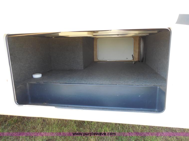 image for item E7600 2004 Everest Camp 37' fifth wheel camper