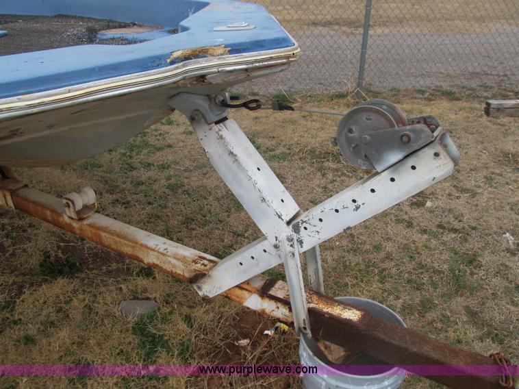 image for item F3124 1978 Skeeter boat