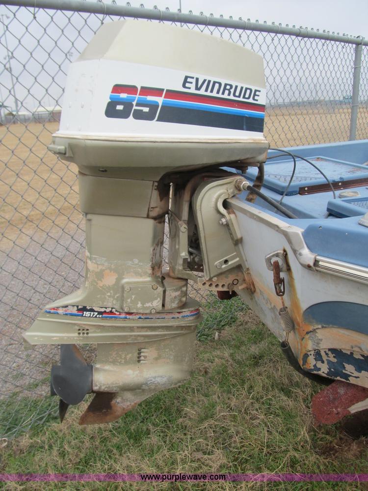 image for item F3124 1978 Skeeter boat