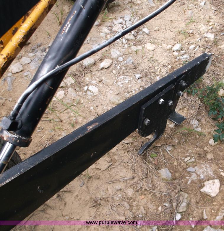 image for item F3232 Great Bend loader