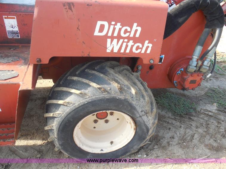 image for item F3236 Ditch Witch 3700DD ride on trencher