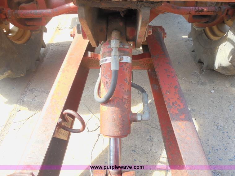 image for item F3236 Ditch Witch 3700DD ride on trencher