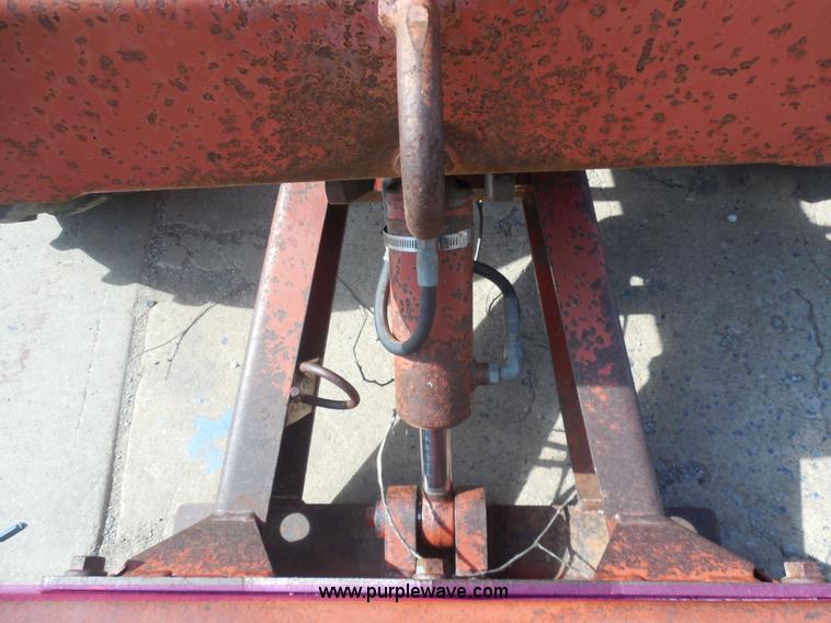 image for item F3236 Ditch Witch 3700DD ride on trencher