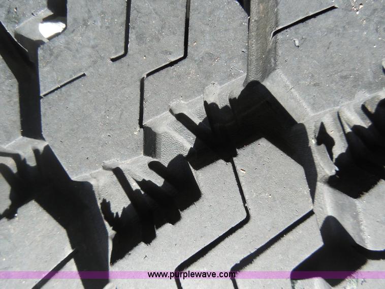 image for item F3237 2003 Chevrolet Silverado 1500 pickup truck