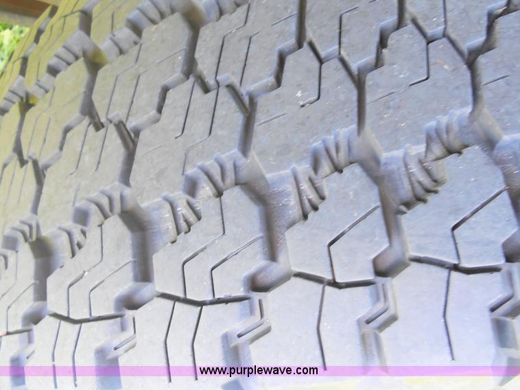 image for item F3237 2003 Chevrolet Silverado 1500 pickup truck