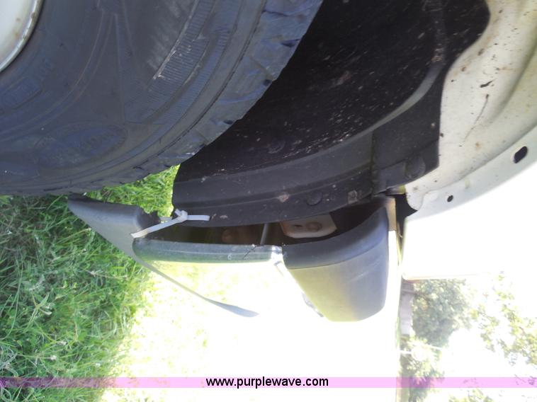 image for item F3237 2003 Chevrolet Silverado 1500 pickup truck