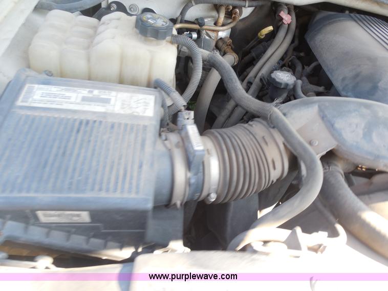 image for item F3237 2003 Chevrolet Silverado 1500 pickup truck