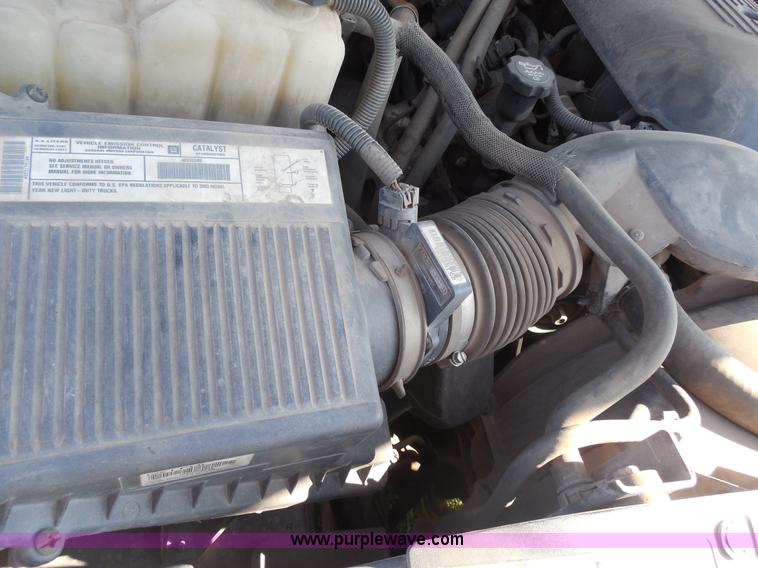 image for item F3237 2003 Chevrolet Silverado 1500 pickup truck