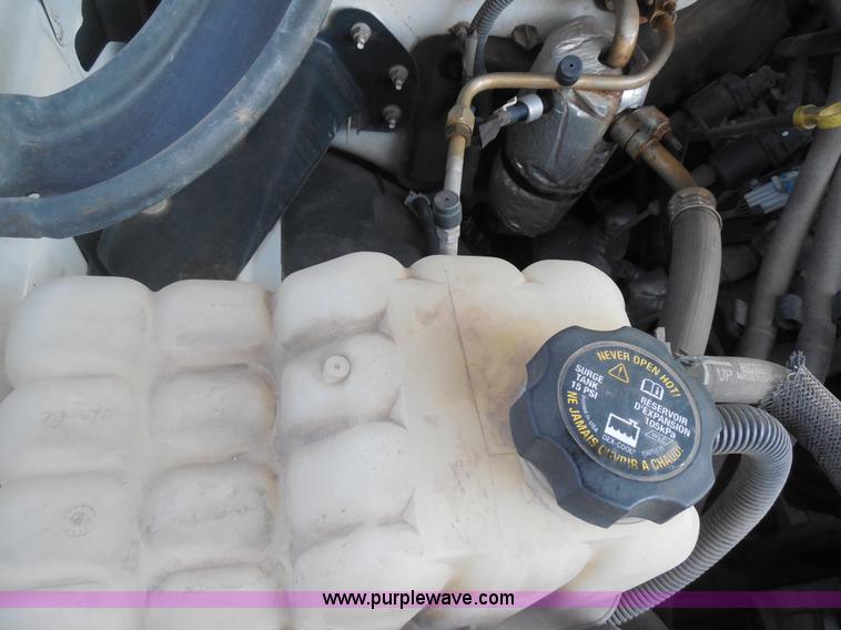 image for item F3237 2003 Chevrolet Silverado 1500 pickup truck