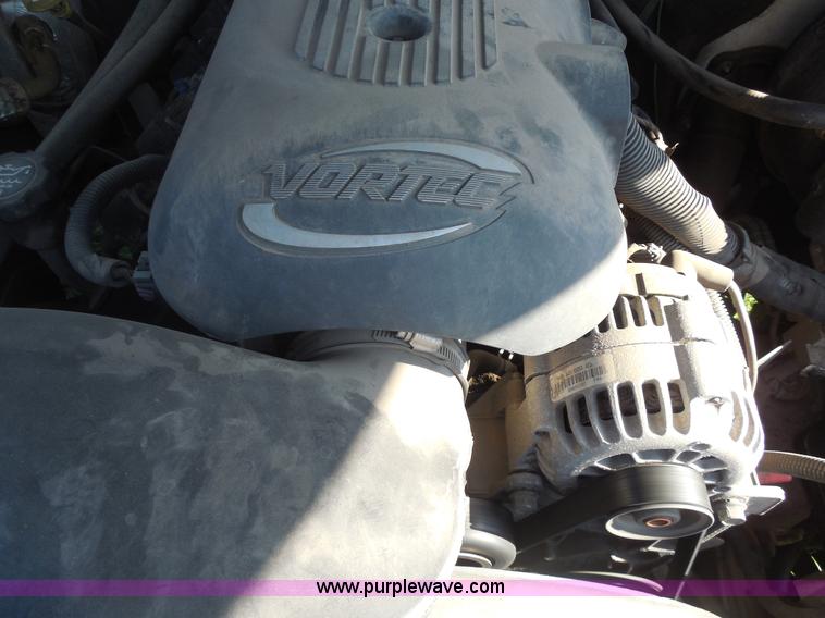 image for item F3237 2003 Chevrolet Silverado 1500 pickup truck