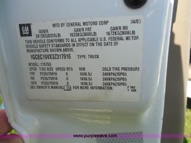 image for item F3237 2003 Chevrolet Silverado 1500 pickup truck