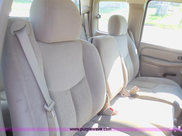 image for item F3237 2003 Chevrolet Silverado 1500 pickup truck