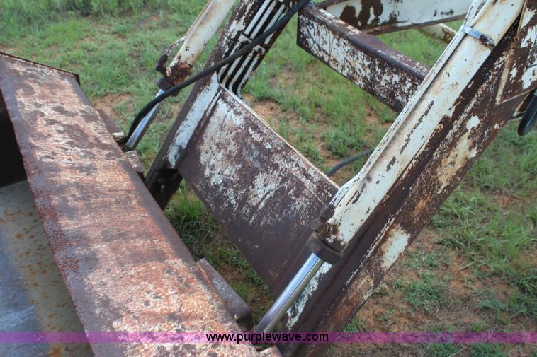 image for item G4001 Great Bend loader