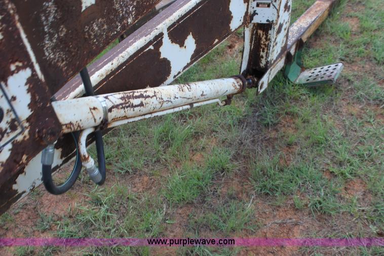 image for item G4001 Great Bend loader