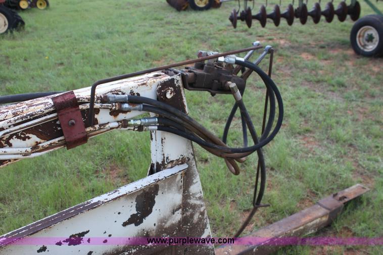 image for item G4001 Great Bend loader