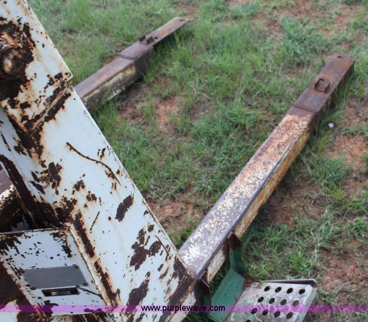 image for item G4001 Great Bend loader