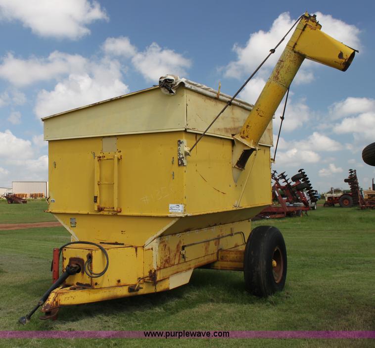 image for item G4002 Big 12 grain cart