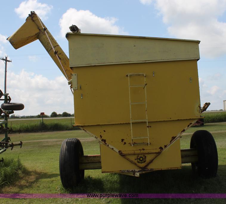 image for item G4002 Big 12 grain cart