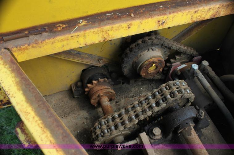 image for item G4002 Big 12 grain cart