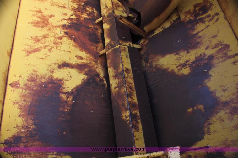 image for item G4002 Big 12 grain cart