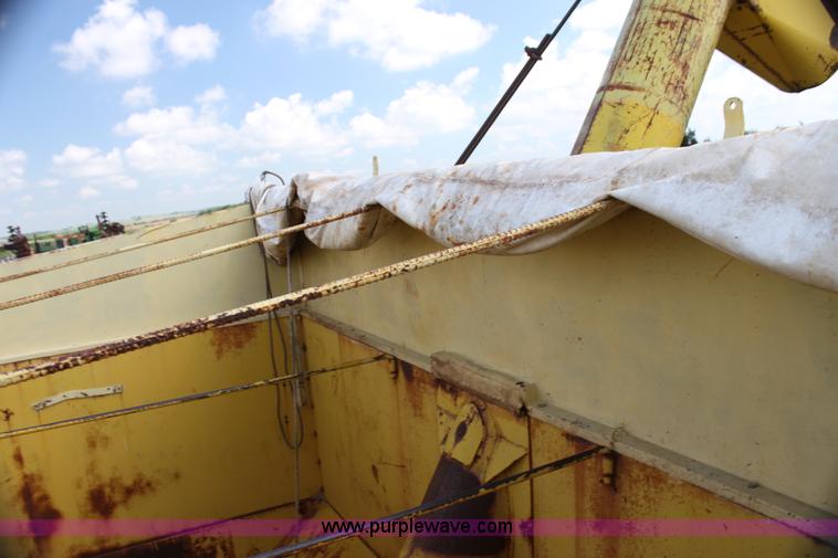 image for item G4002 Big 12 grain cart