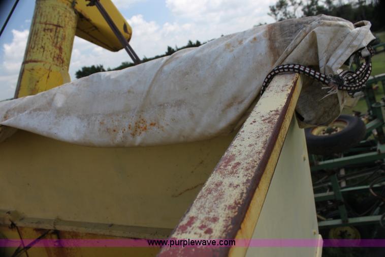 image for item G4002 Big 12 grain cart