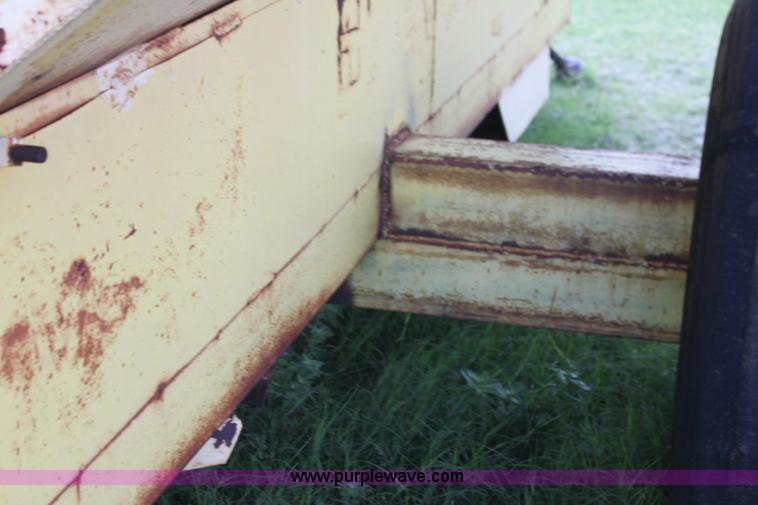 image for item G4002 Big 12 grain cart