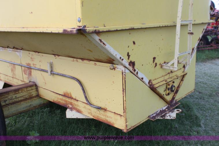 image for item G4002 Big 12 grain cart