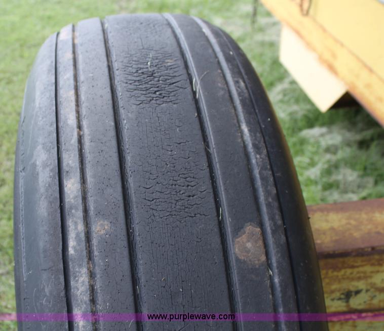 image for item G4002 Big 12 grain cart