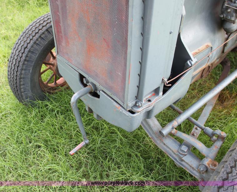 image for item G4004 Case L tractor