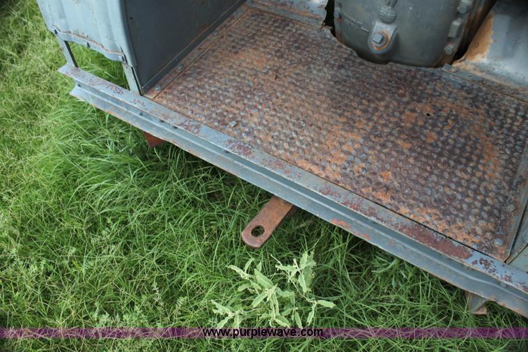 image for item G4004 Case L tractor