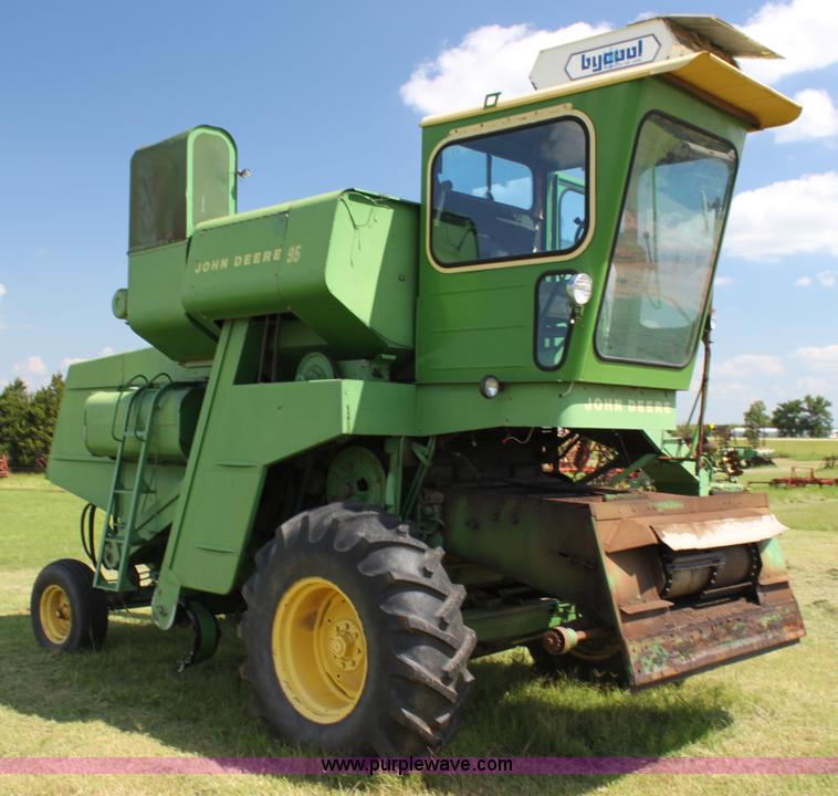 image for item G4011 John Deere 95 combine