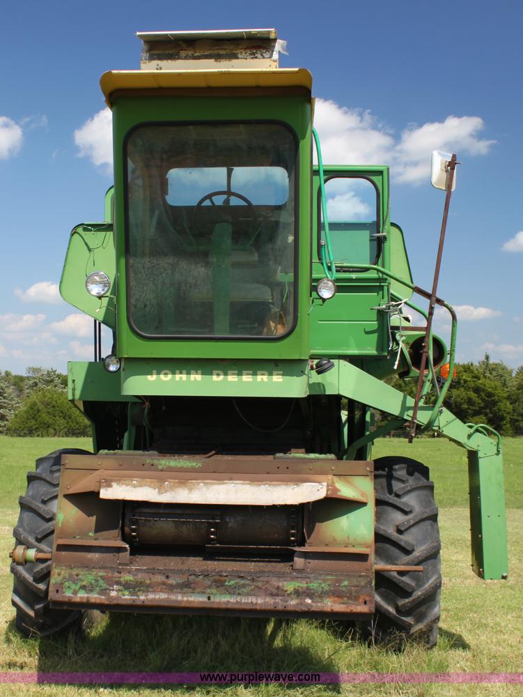image for item G4011 John Deere 95 combine
