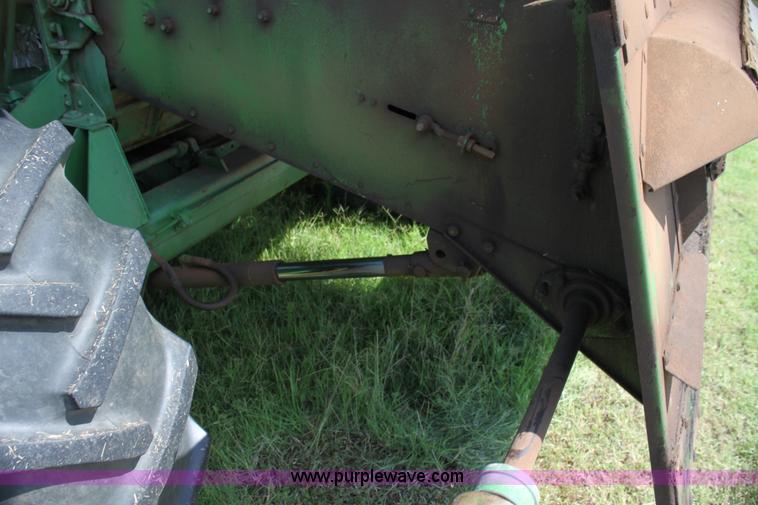 image for item G4011 John Deere 95 combine