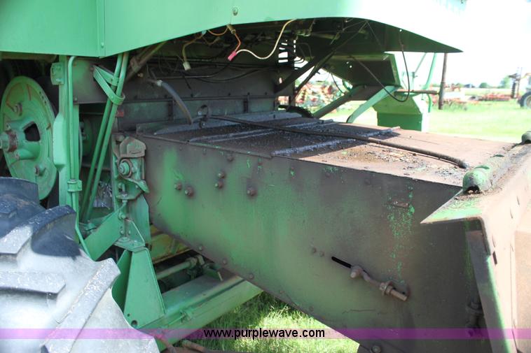 image for item G4011 John Deere 95 combine
