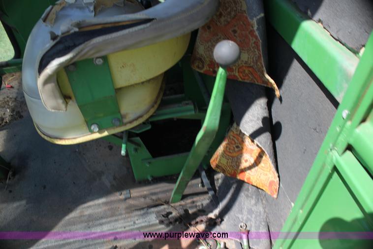 image for item G4011 John Deere 95 combine