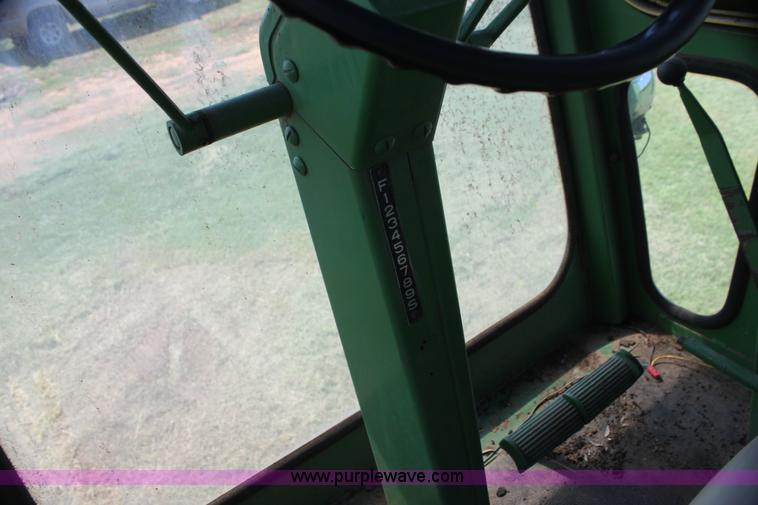 image for item G4011 John Deere 95 combine