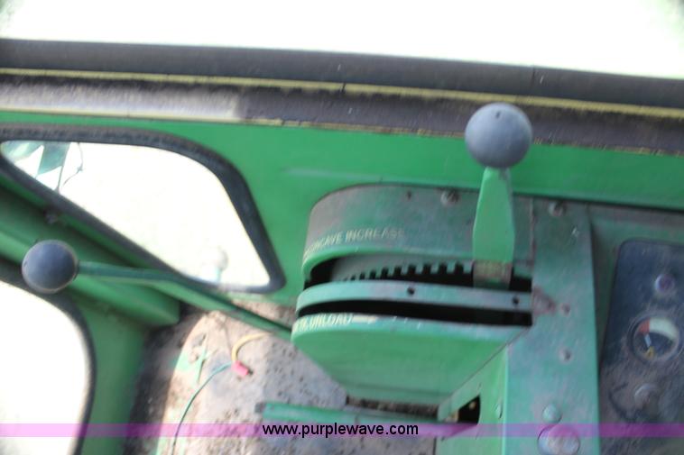 image for item G4011 John Deere 95 combine