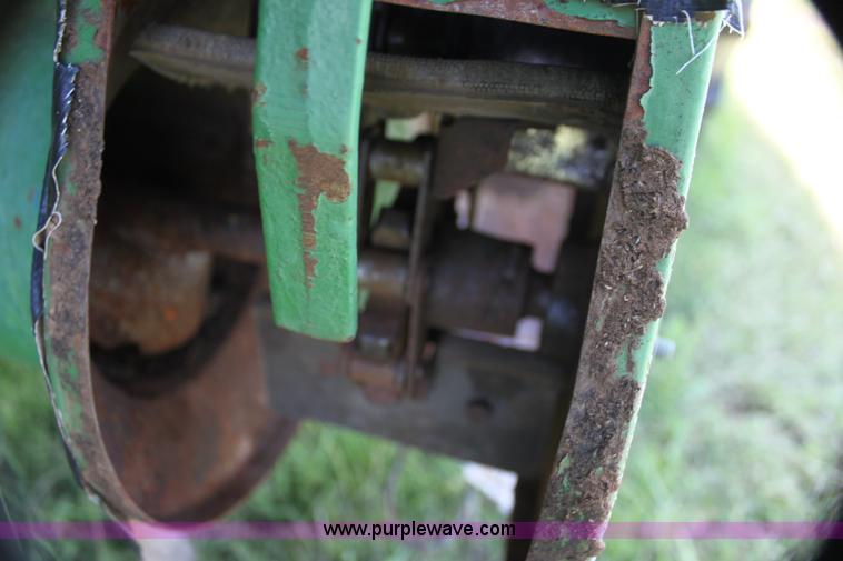 image for item G4011 John Deere 95 combine