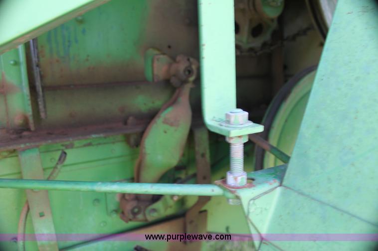 image for item G4011 John Deere 95 combine