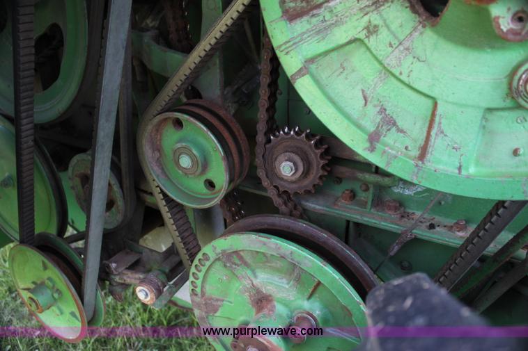 image for item G4011 John Deere 95 combine