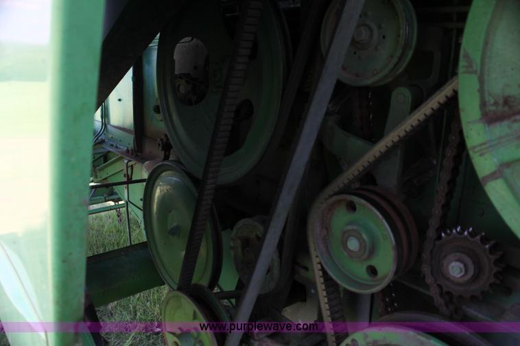 image for item G4011 John Deere 95 combine