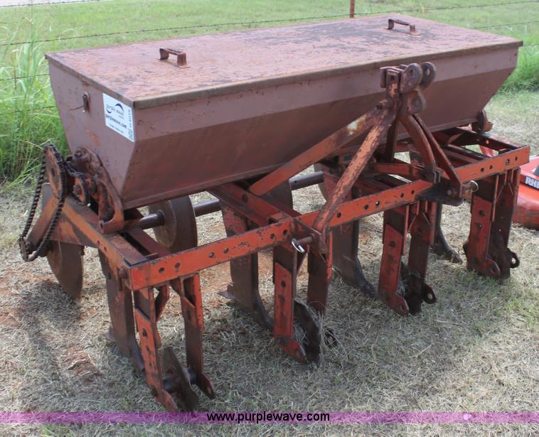 image for item G4016 Taylor 6' pasture drill
