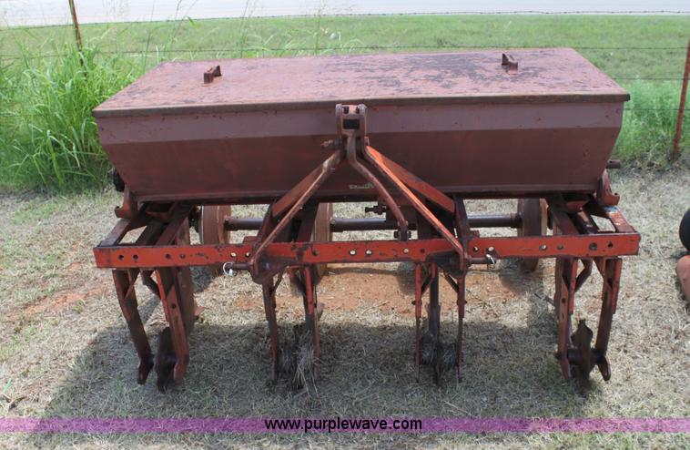 image for item G4016 Taylor 6' pasture drill
