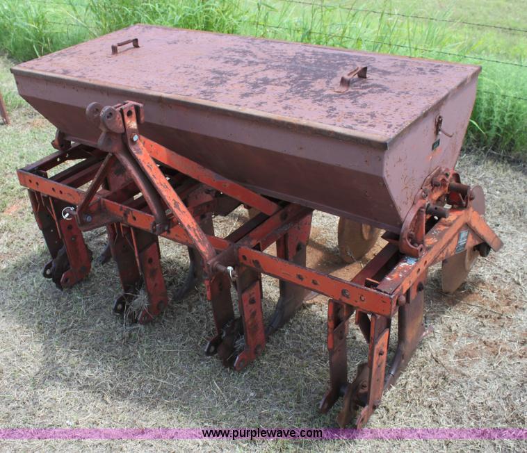 image for item G4016 Taylor 6' pasture drill