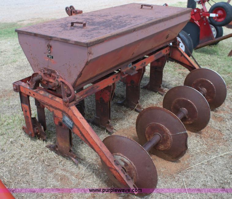 image for item G4016 Taylor 6' pasture drill