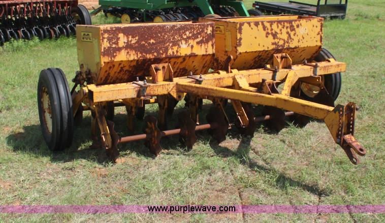 image for item G4018 Midland 10' pasture drill