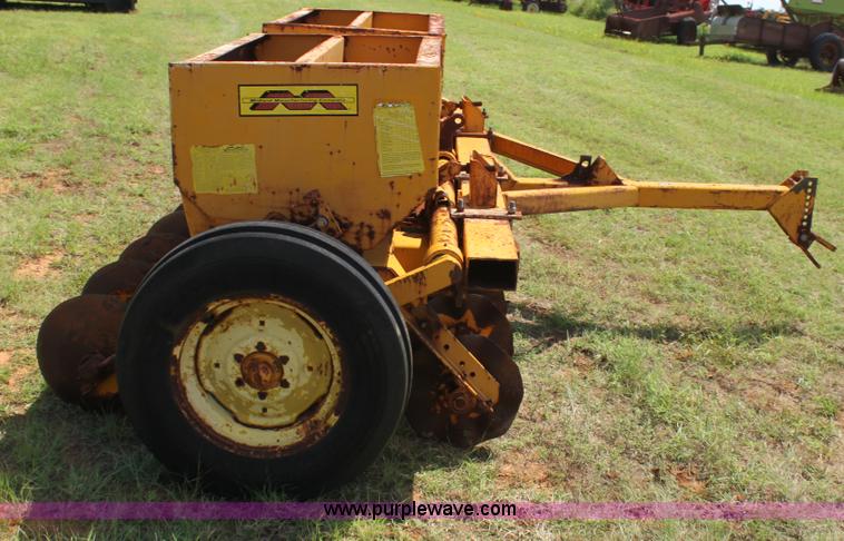 image for item G4018 Midland 10' pasture drill