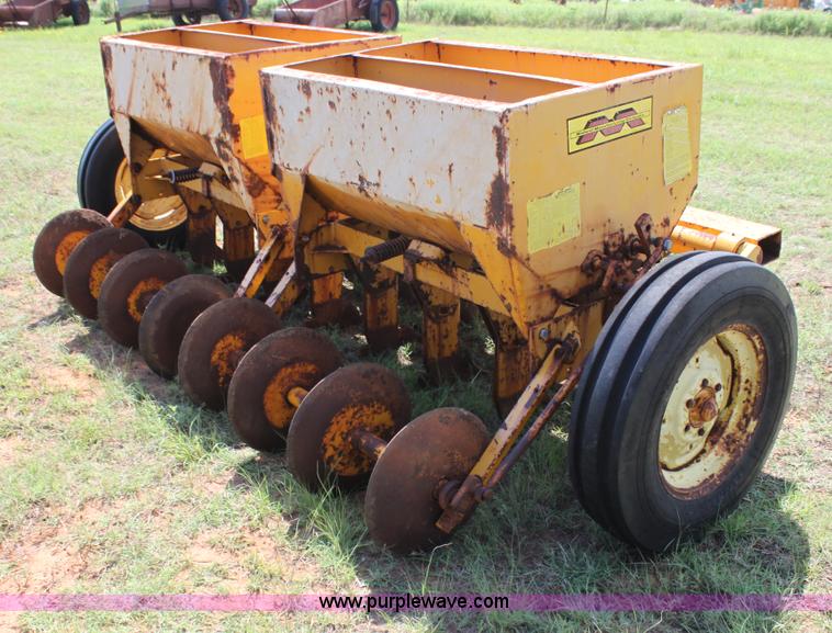 image for item G4018 Midland 10' pasture drill