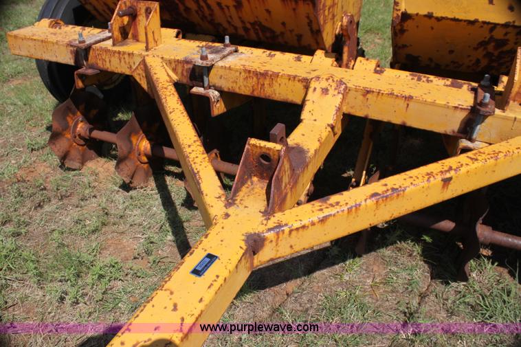 image for item G4018 Midland 10' pasture drill